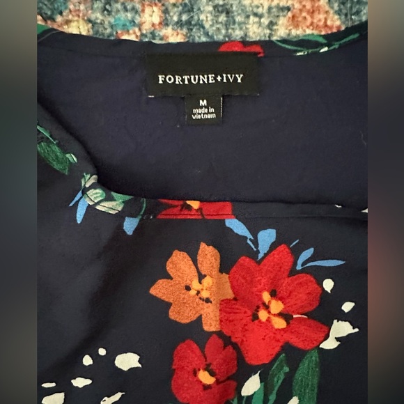 Fortune + Ivy (stitch fix) like new medium navy floral top - Picture 2 of 4